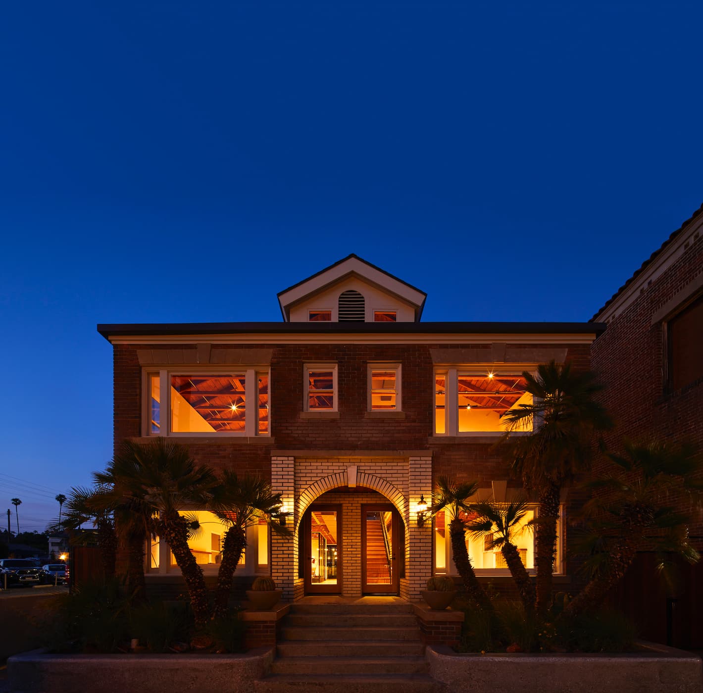 Facade at 109 N Ave 56