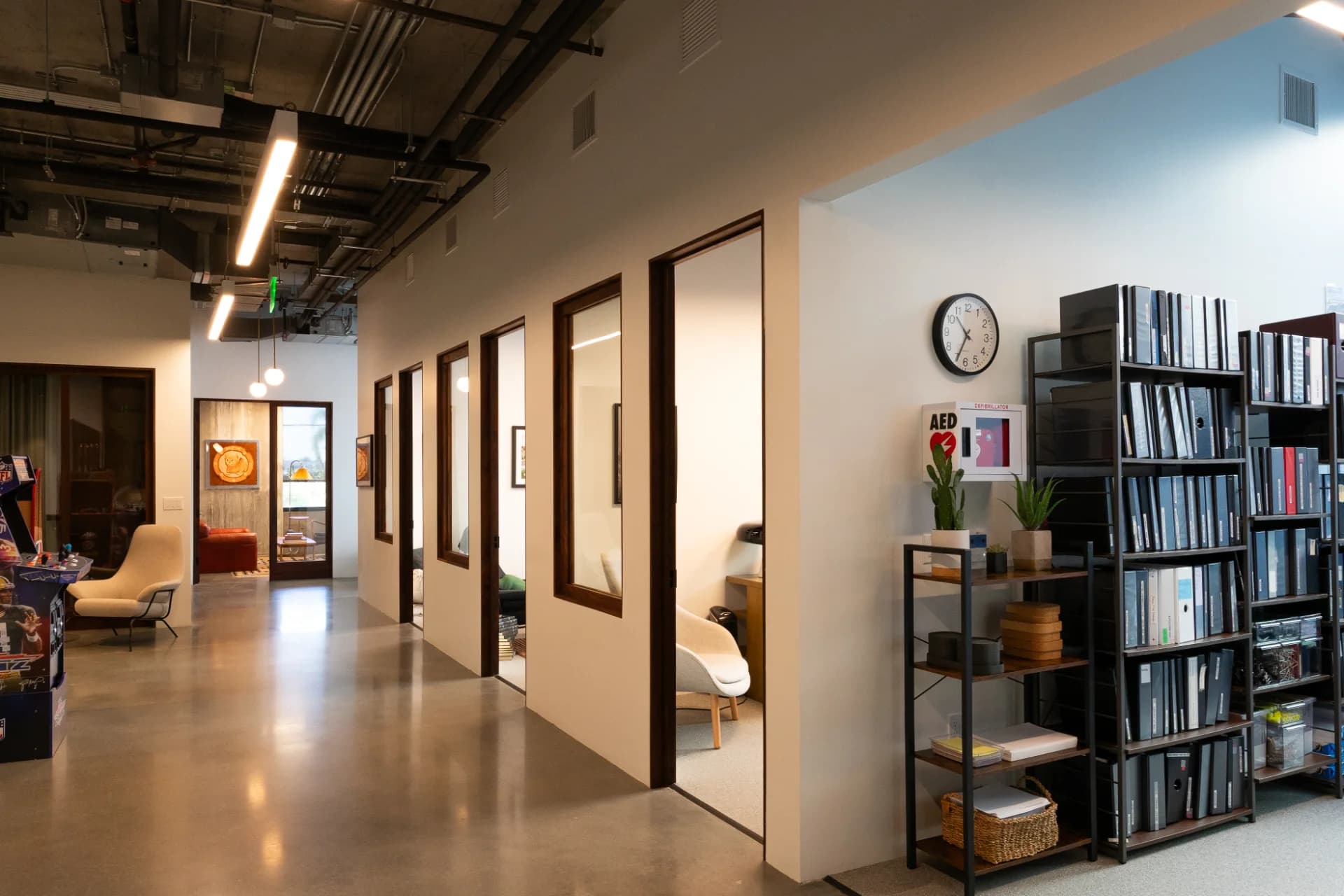 Bright volume with glazing and skylights